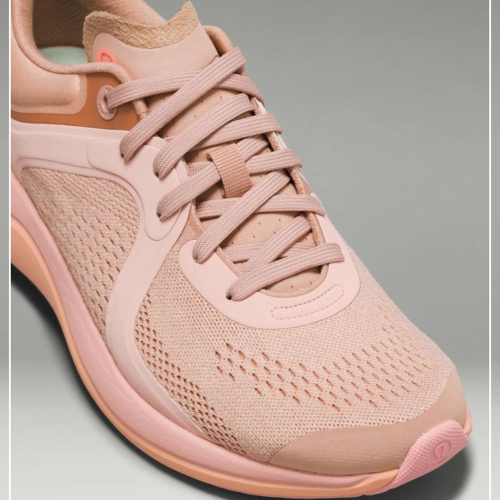lululemon Women's Chargefeel Low Sneakers Color Mink Size: 8.5 - Picture 4 of 15